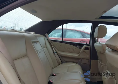 1997 Mercedes-Benz E 320 z USA, uszkodzony, nr VIN WDBJF55F5VJ036330